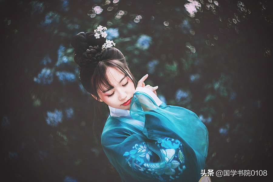 表达爱慕的诗句有哪些（浪漫到骨子里唯美诗句）