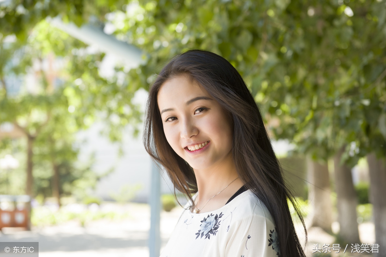 赞美女人漂亮的句子简短（夸女人有气质好词好句）