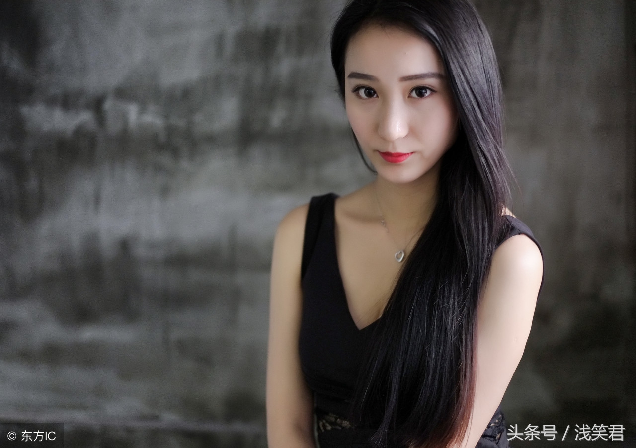赞美女人漂亮的句子简短（夸女人有气质好词好句）