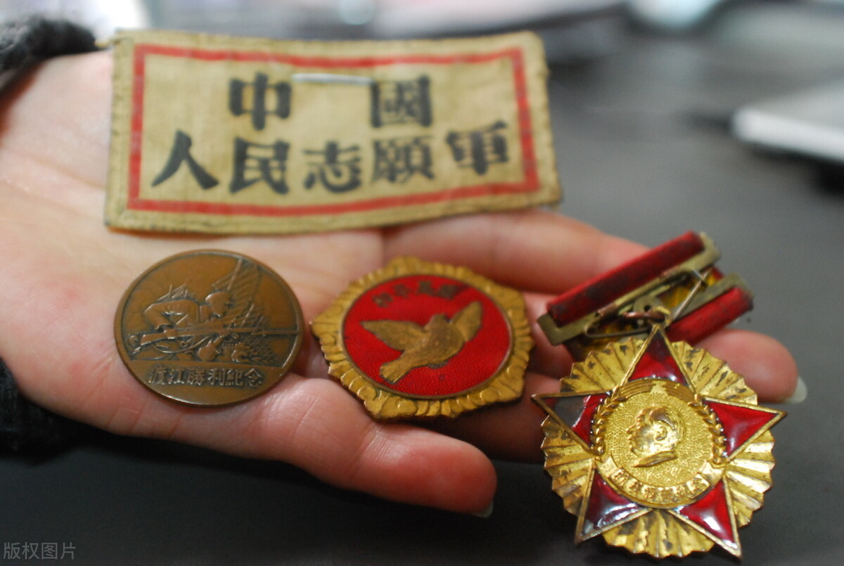赞美英雄的诗句（赞美英雄的优美语段）