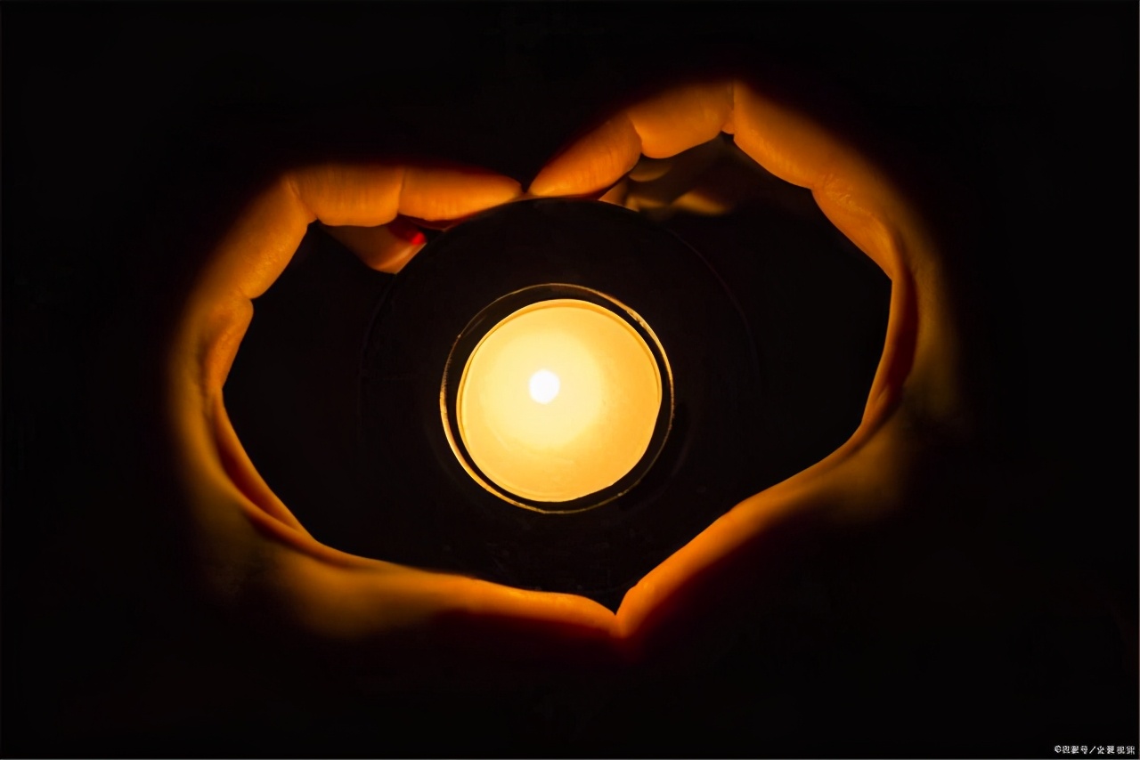 无私奉献的诗句有哪些（关于默默奉献的诗句）