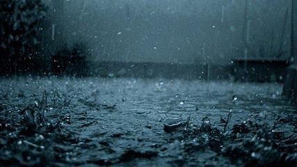 关于雨的唯美句子（关于描写雨的唯美诗句）