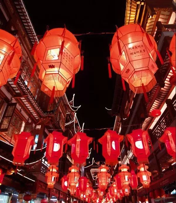 关于正月十五的古诗有哪些（元宵节的诗句古诗）