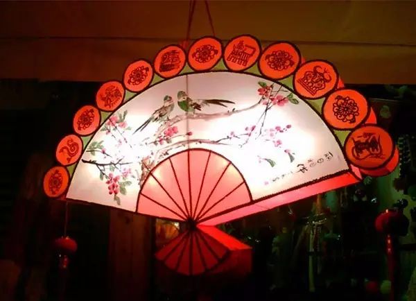 关于正月十五的古诗有哪些（元宵节的诗句古诗）
