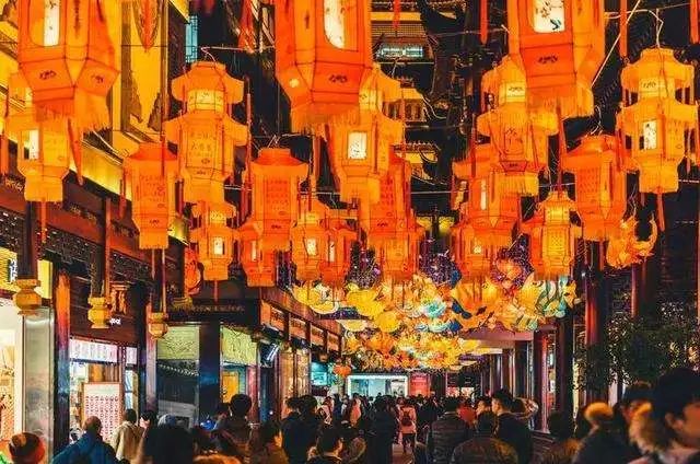 关于正月十五的古诗有哪些（元宵节的诗句古诗）