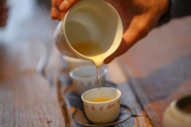关于茶的唯美句子（有意境的茶室名字大全）