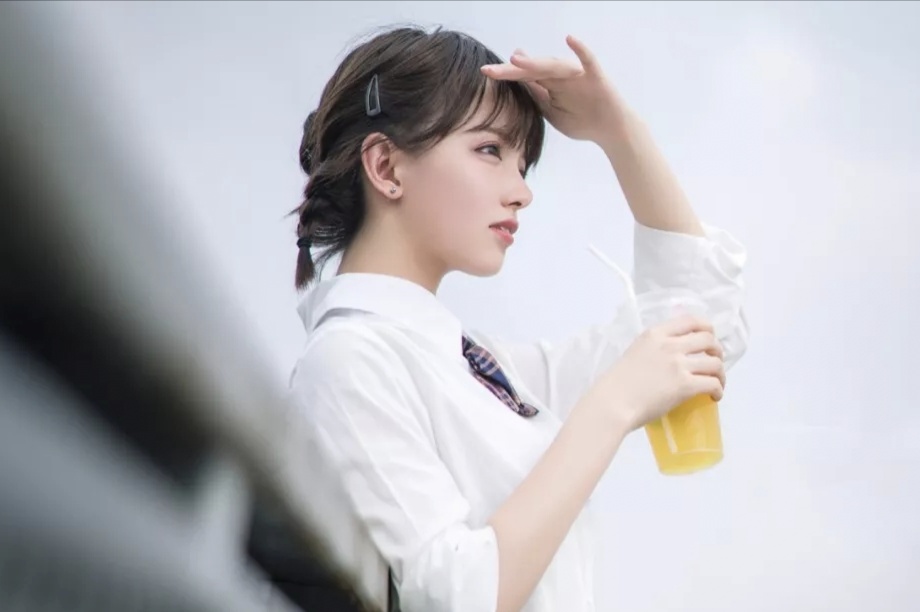 面对质疑坚持自我的名言（不忘初心做自己的经典名句）