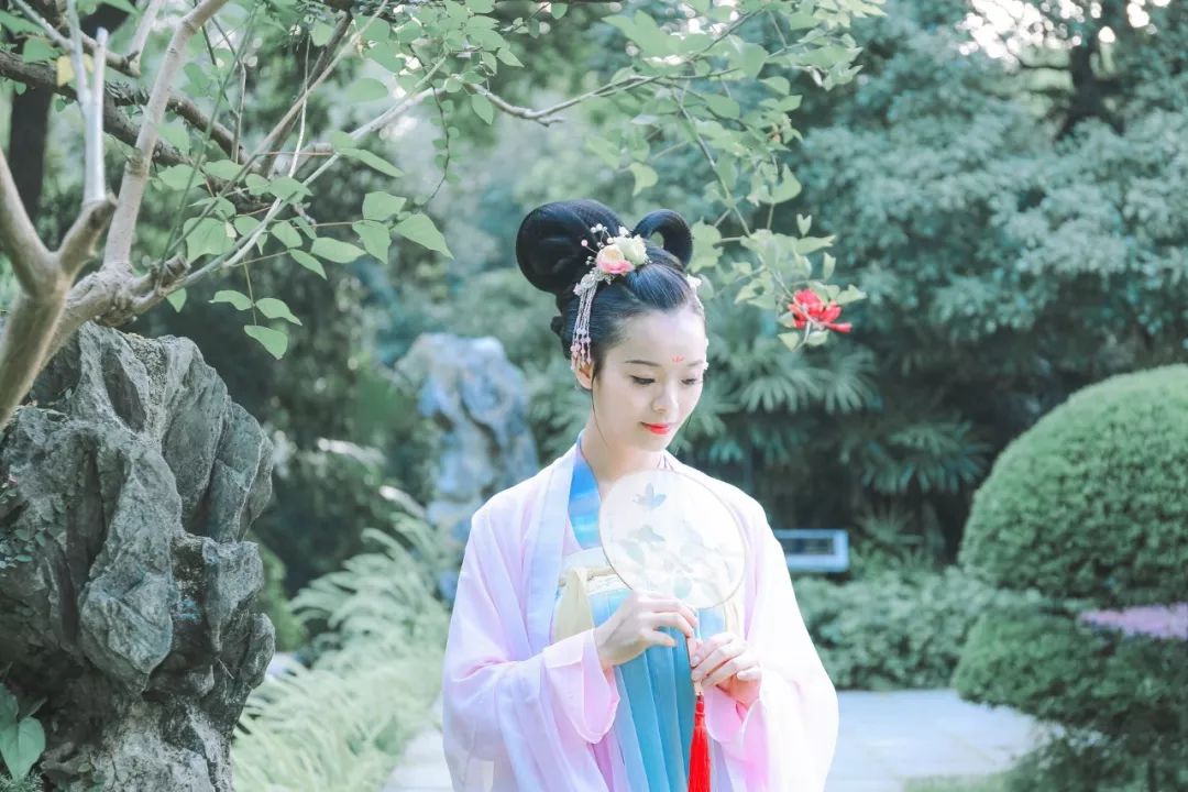 描写爱情的古诗词（千古绝句爱情古诗词）