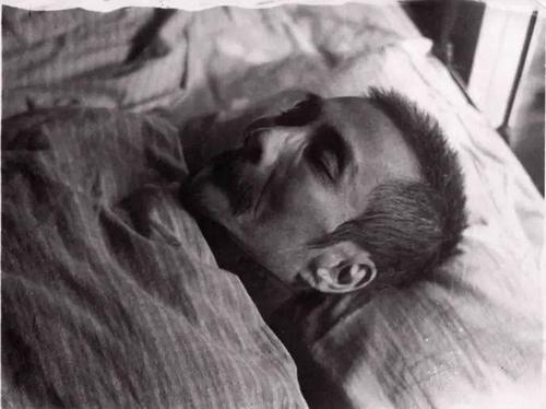 鲁迅生活的时代背景（鲁迅先生个人简介）