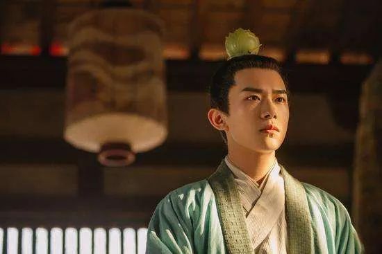 带幽默夸人帅的句子（如何高情商夸赞男人）