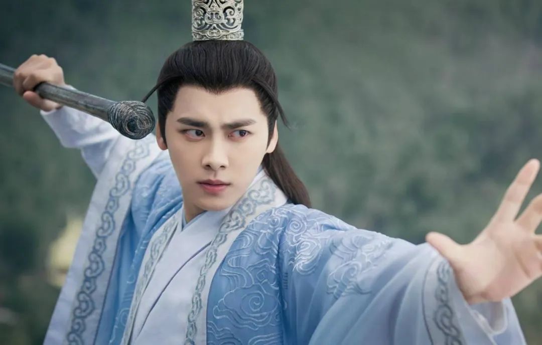 带幽默夸人帅的句子（如何高情商夸赞男人）