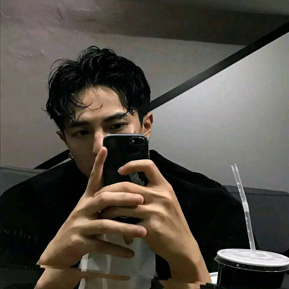 抖音描写男人霸气的句子（男人硬气经典语录）