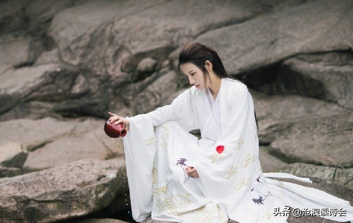 李白有哪些送别诗（摘抄李白最知名的送别诗）