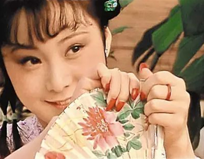 形容手指细长的优美句子（形容手指好看的优美句子）