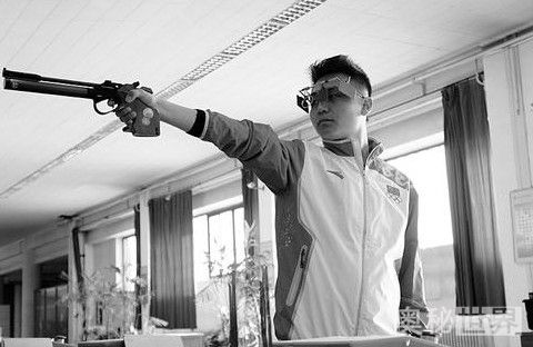 从容不迫是什么意思（从容不迫的意思及反义词）