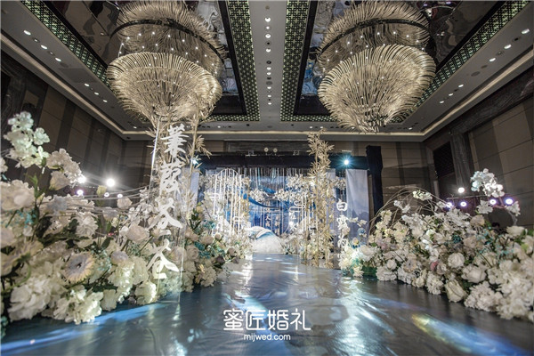 感动老公过生日祝福语怎么写（老公生日如何发朋友圈）