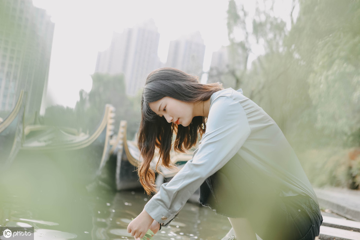 阳光像什么的句子（阳光像金子类似的短句大全）