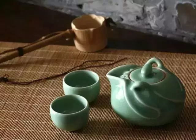 关于喝茶的诗句古文（关于茶的唯美诗句）