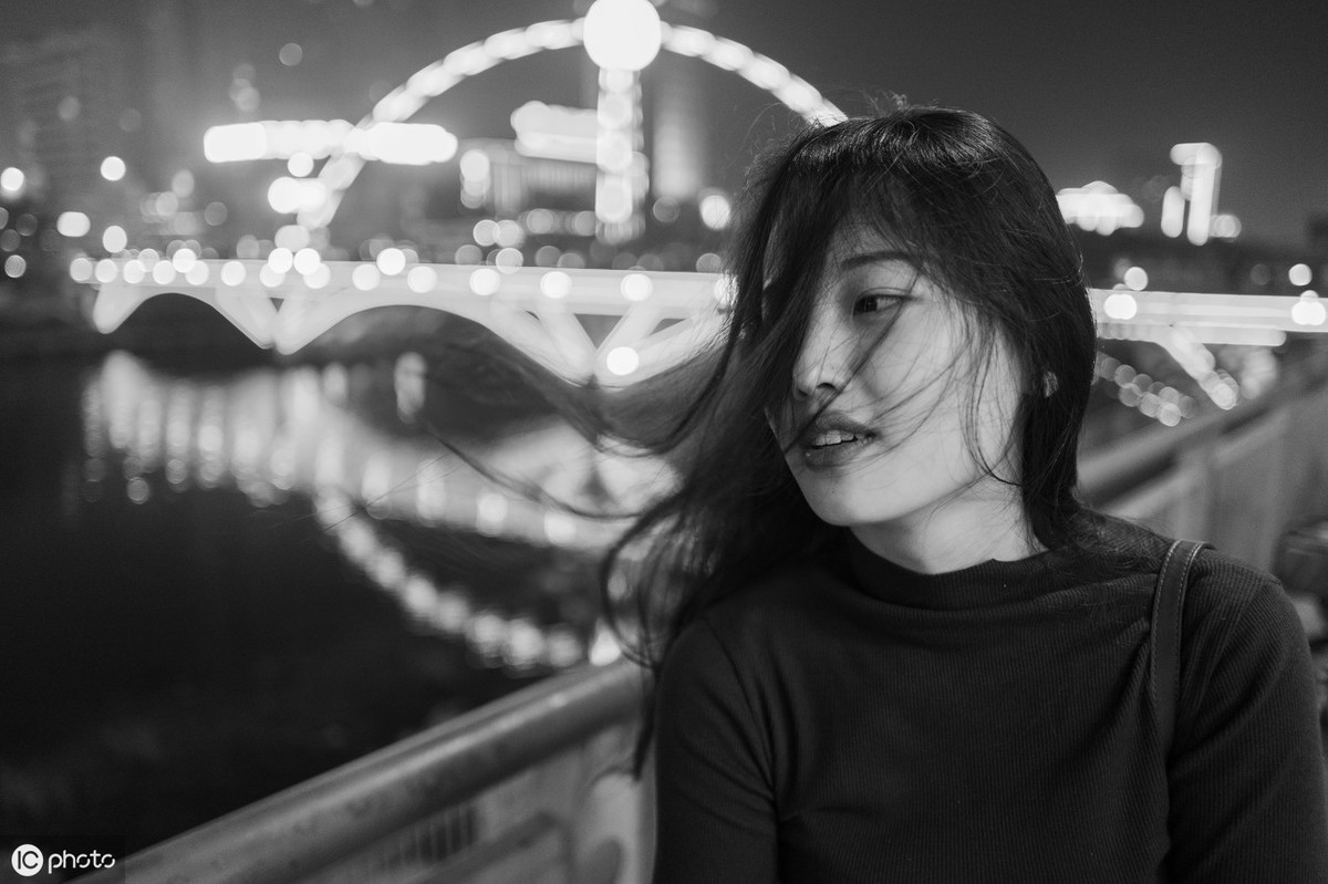 形容歌词好的词语（形容歌词深入人心句子）