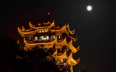 李白仿写黄鹤楼的诗（李白最著名的十首诗）