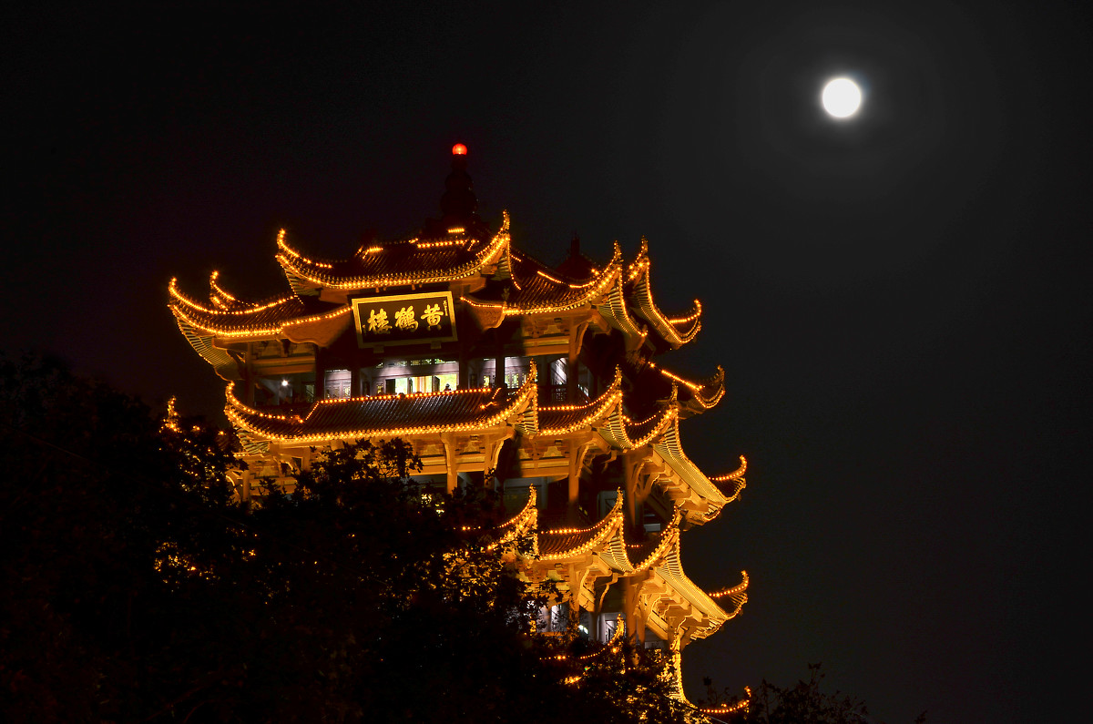 李白仿写黄鹤楼的诗（李白最著名的十首诗）