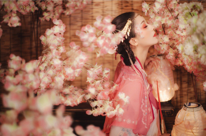 对往事美好回忆的诗句(形容往事不可追忆的句子)