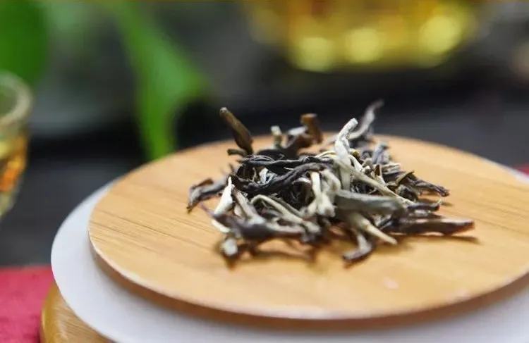 深夜工作的感慨的句子说说心情（有内涵的深夜句子）