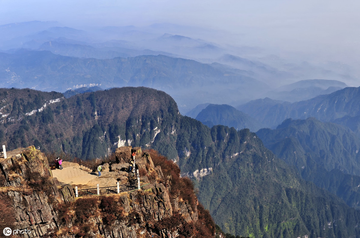 关于山的诗句古诗（十首写山的古诗）