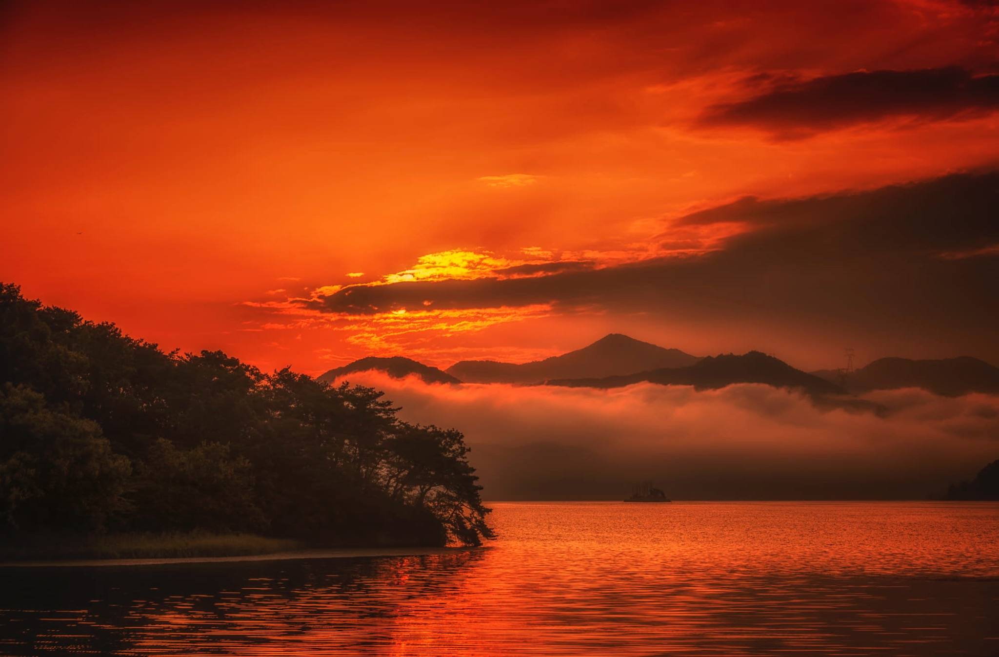 夕阳余晖的唯美诗句（适合发日落的朋友圈）