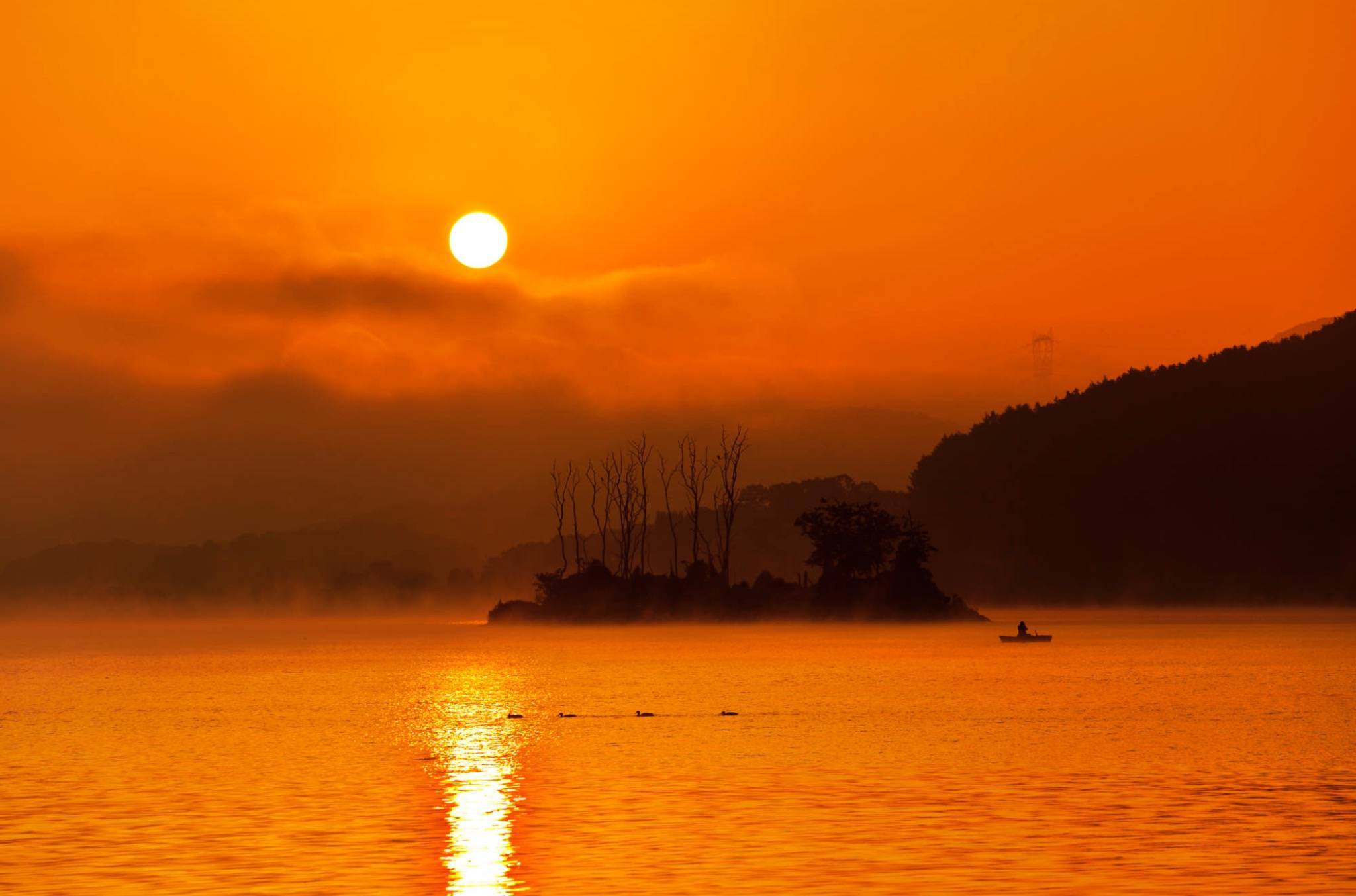 夕阳余晖的唯美诗句（适合发日落的朋友圈）