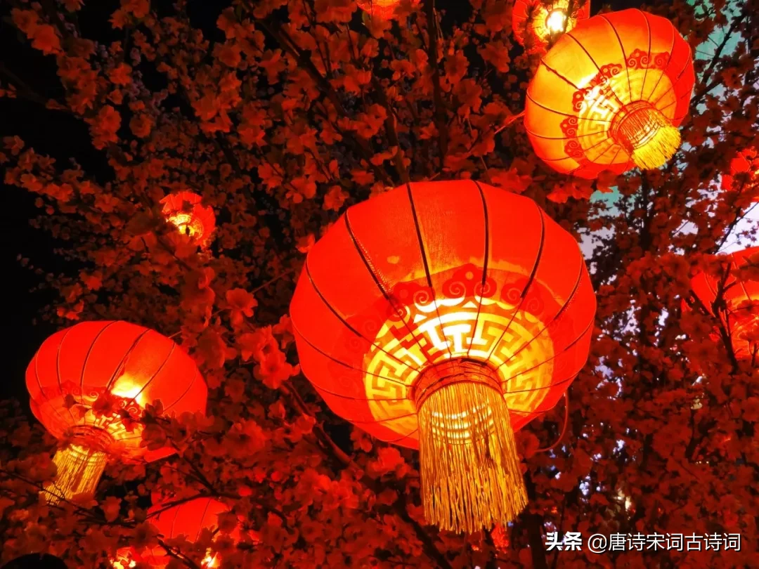 描写元宵节的诗句（最有名的元宵节古诗）