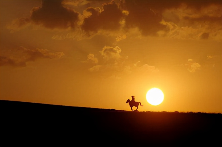 夕阳西下的意思解释（夕阳西下的寓意）