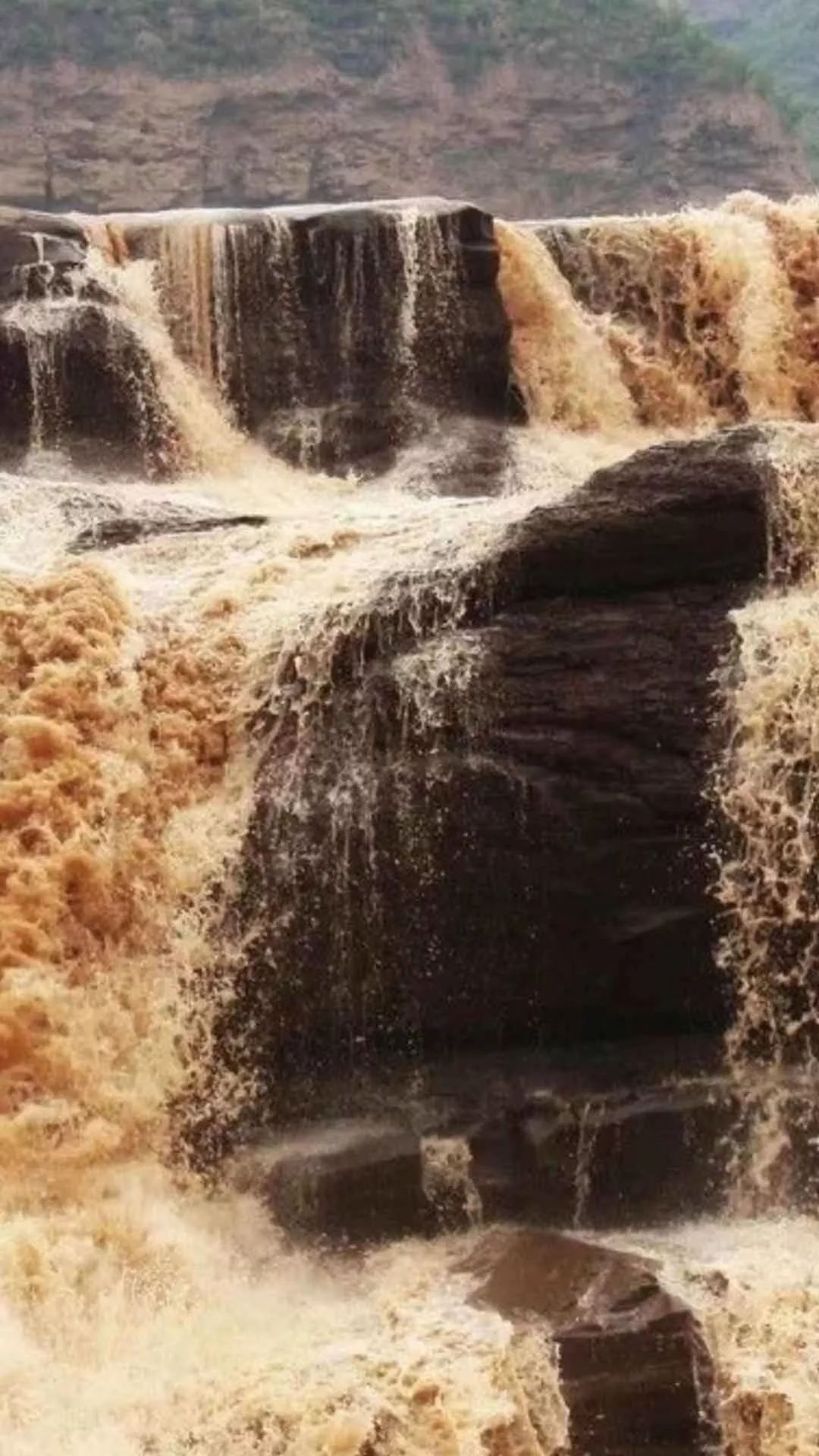 形容瀑布的唯美句子（描写瀑布的好词好句）