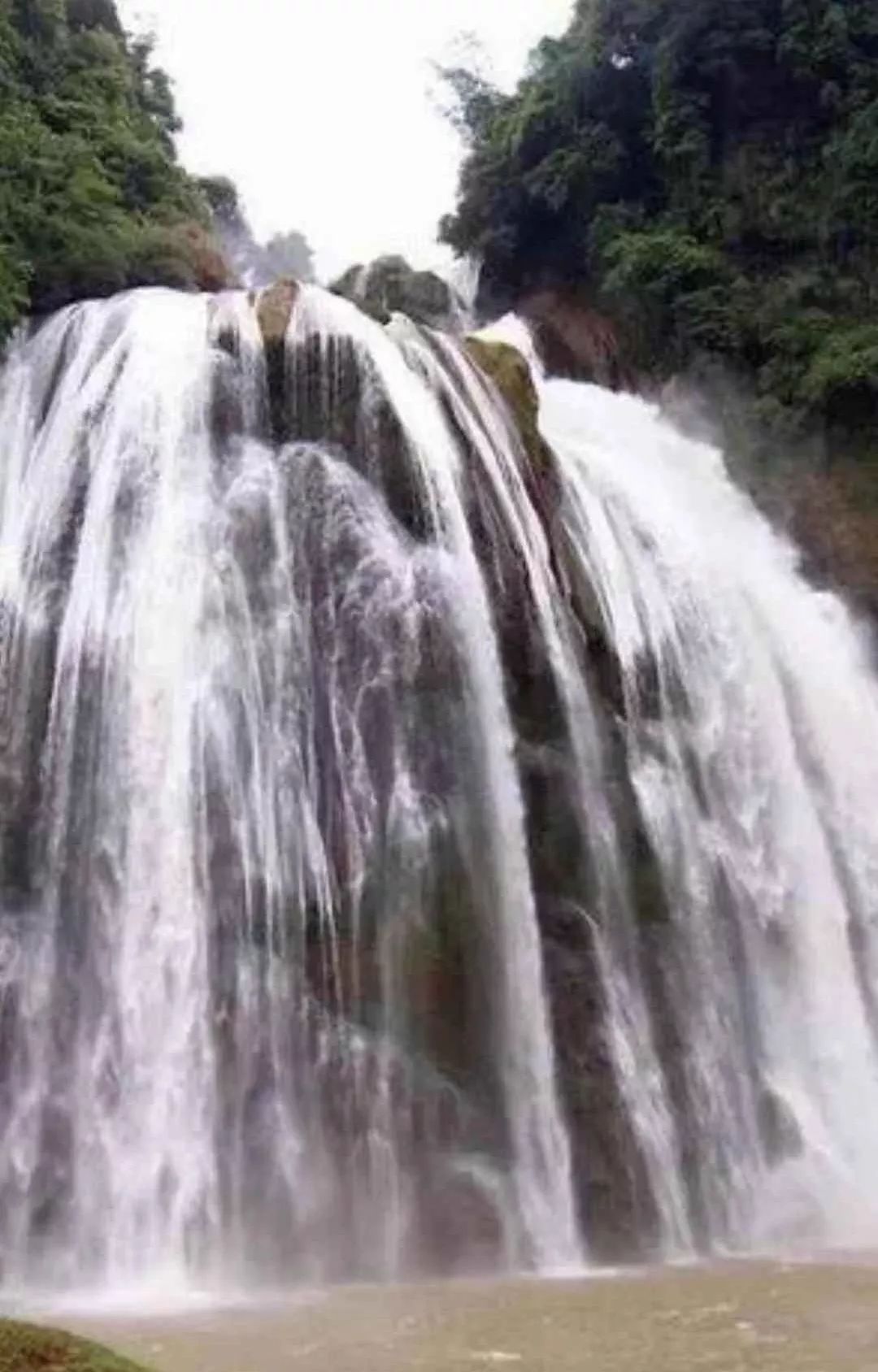 形容瀑布的唯美句子（描写瀑布的好词好句）