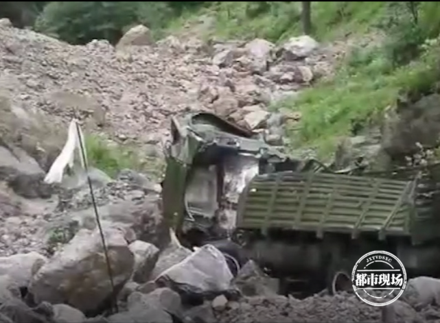 现代英雄事迹有哪些人物（平民英雄事迹的素材）