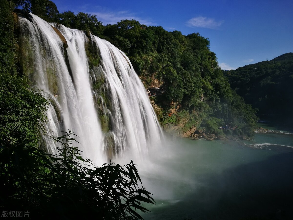 形容瀑布景色优美句子（描写瀑布的唯美诗句）