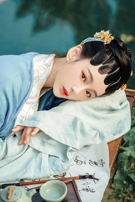 现代诗欣赏（著名现代诗全文及赏析）