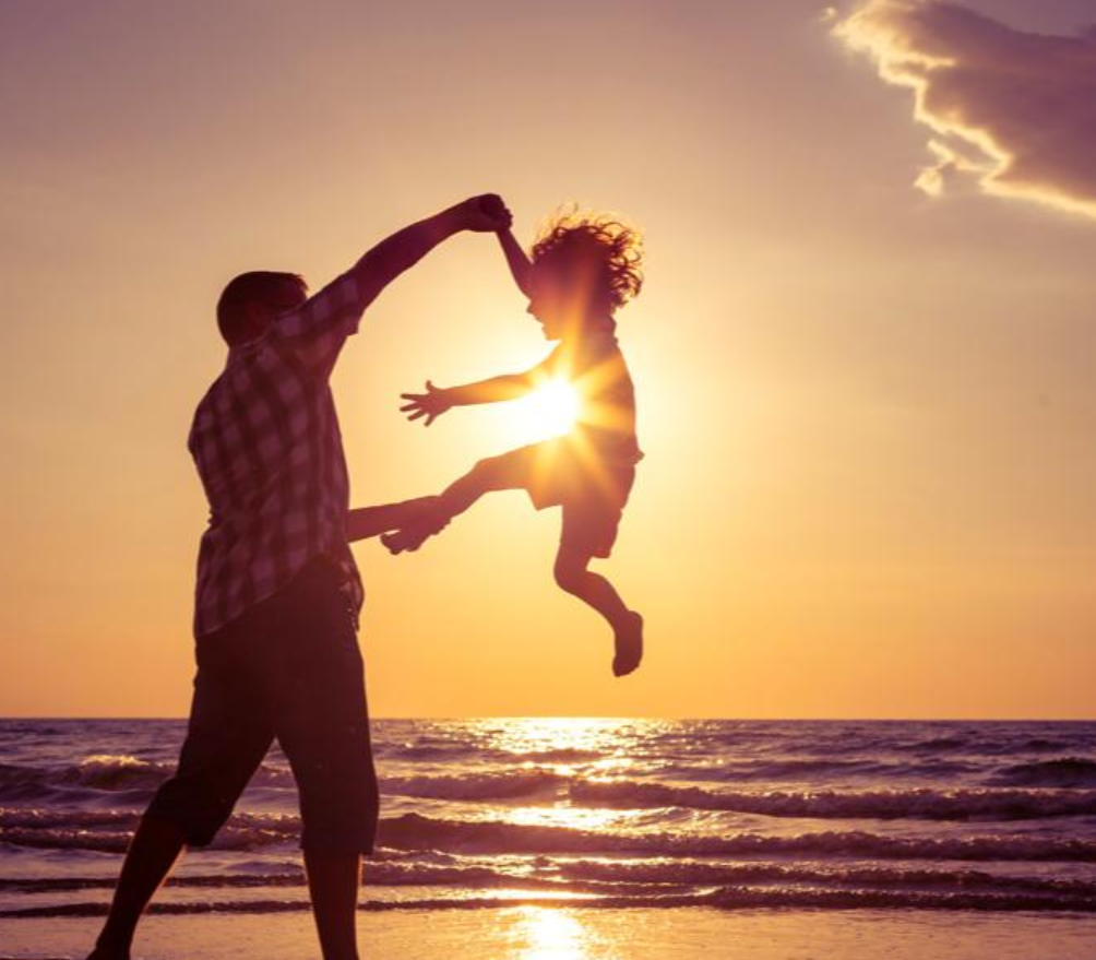 父爱短诗现代简短（关于父爱的诗歌现代诗鉴赏）