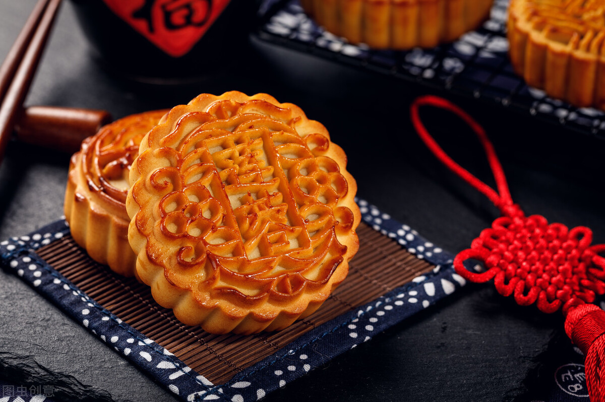 关于中秋的故事和传说（中秋节的来历传说）