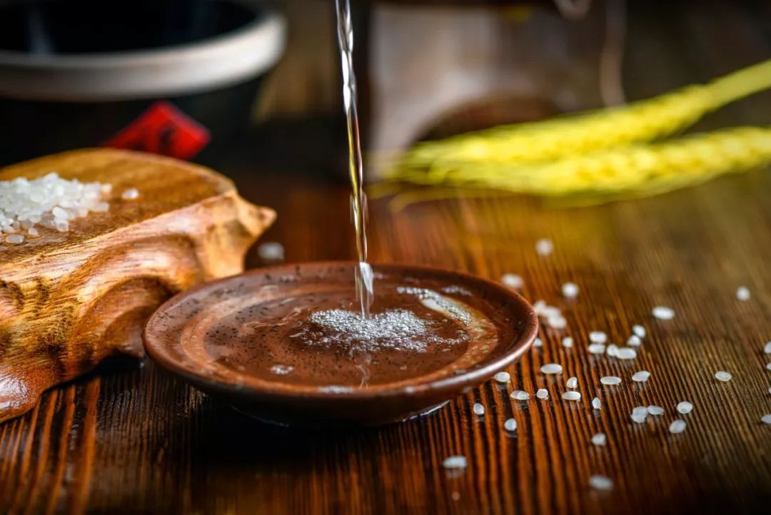 喝酒的诗句诗词大全（人生与酒的唯美句子）