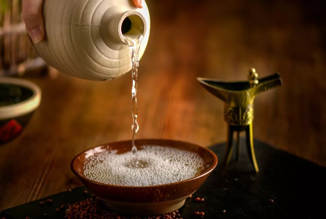 喝酒的诗句诗词大全（人生与酒的唯美句子）