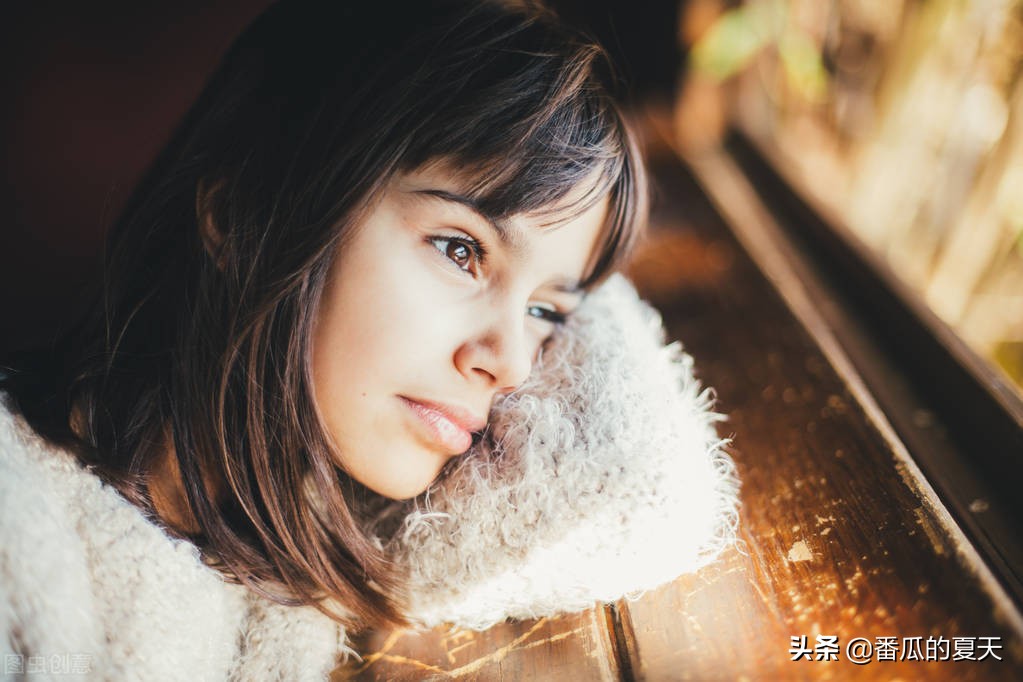 爱一个人没有理由的句子（爱不需理由的经典句子）