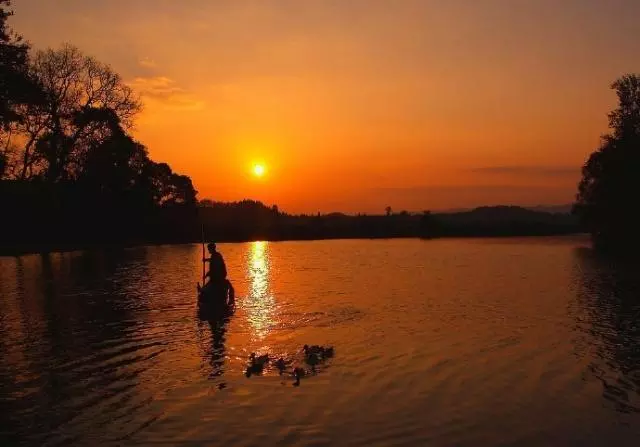 关于在寺庙修心句子（静心修身的18条名言名句）