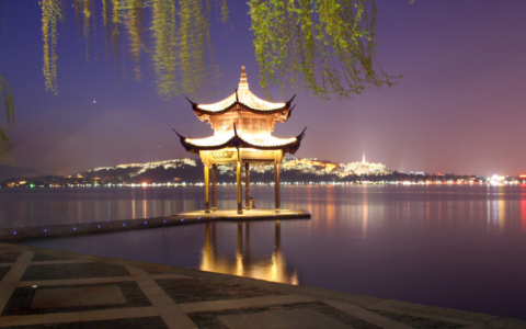 醉笑陪公三万场诗意（南乡子全诗赏析）