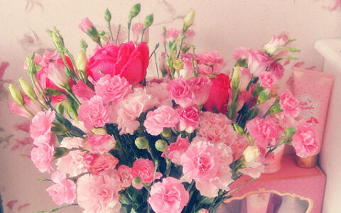 悲伤的图片唯美冷漠（强颜欢笑伤感图片）