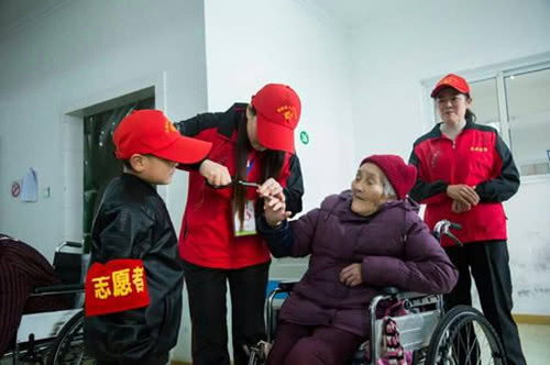尊老爱幼的名言警句有哪些（关于尊老爱幼的经典名句大全）