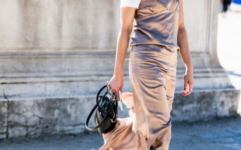 高贵优雅魅力难挡，丝缎衣裙美到发光