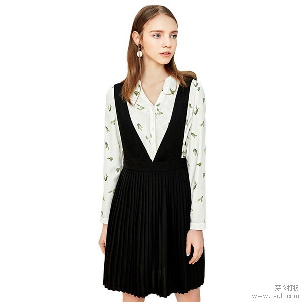 逆转时光，背带连衣裙重温少女感