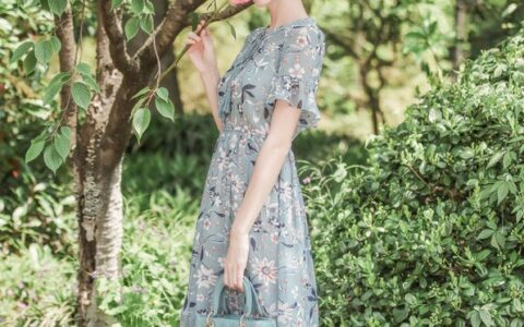 春夏之交 碎花裙来报到