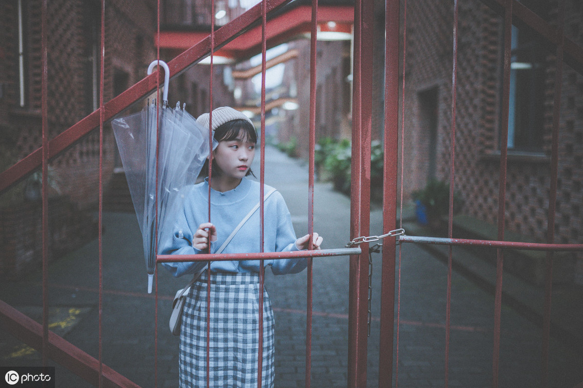 余秀华的诗10首（余秀华最感人的10首诗）